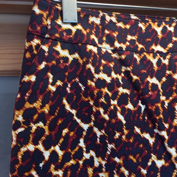 🐆 Leopard Pencil Skirt - Picture 2 of 6